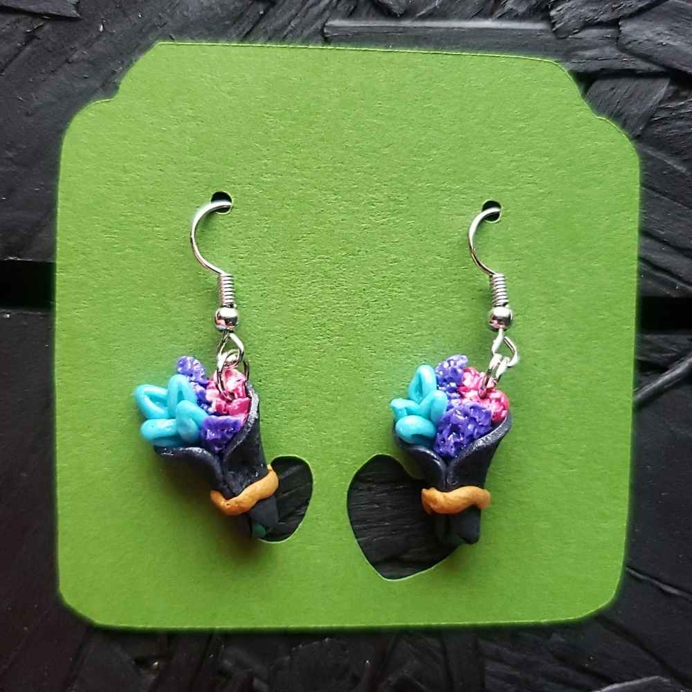 New Handmade delicate floral bouquet earrings